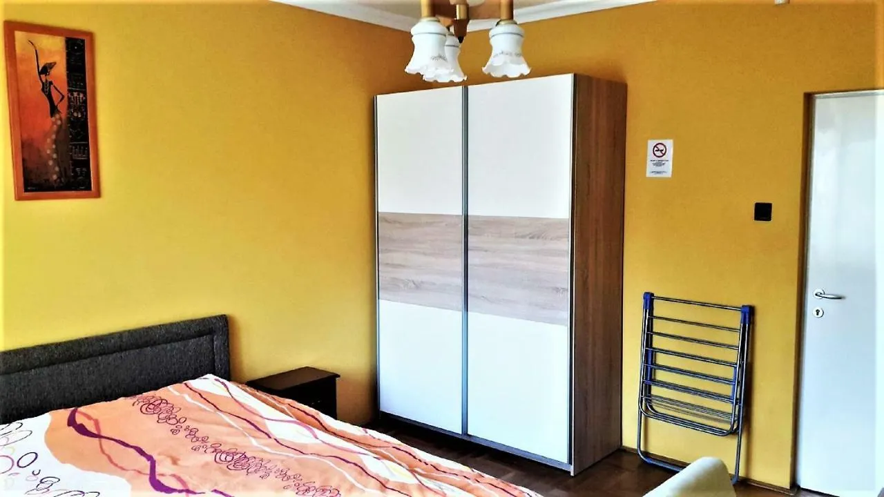 Alex'S Apartman & Panzio Hajduszoboszlo Bed & Breakfast